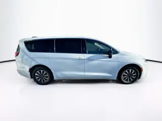 Chrysler Pacifica Híbrido enchufable 2024 Select 4dr Mini-Van