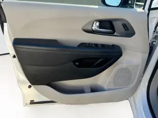Chrysler Pacifica Híbrido enchufable 2024 Select 4dr Mini-Van