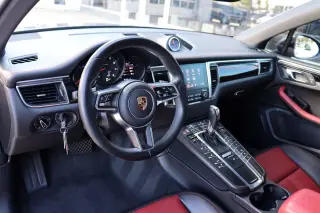 2017 Porsche Macan