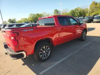 Chevrolet Silverado 1500 2023 4x4 LT 4dr Crew Cab 5.8 ft. SB w/2FL