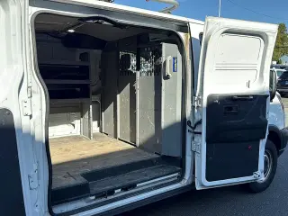 Ford Transit 2019 250 3dr SWB Techo Bajo Furgón de Carga con Puertas Laterales de Pasajero 60/40