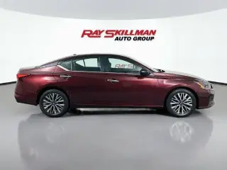 Nissan Altima 2025 2.5 SV 4dr Sedán