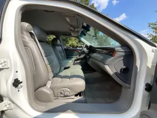 Cadillac DeVille 2000 4dr Sedán