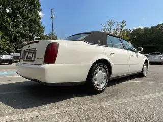Cadillac DeVille 2000 4dr Sedán