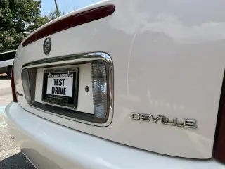 Cadillac DeVille 2000 4dr Sedán