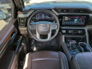 GMC Sierra 1500 2023 4x4 Denali 4dr Crew Cab 5.8 ft. SB