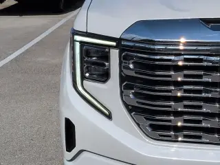 GMC Sierra 1500 2023 4x4 Denali 4dr Crew Cab 5.8 ft. SB