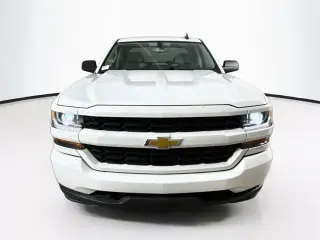 Chevrolet Silverado 1500 2018 4x2 Custom 4d Doble Cabina 6.5 ft. SB