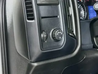 Chevrolet Silverado 1500 2018 4x2 Custom 4d Doble Cabina 6.5 ft. SB