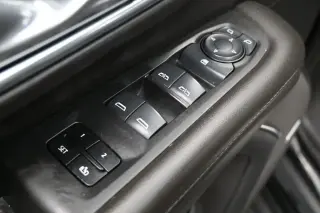 Chevrolet Suburban 2024 4x2 LT SUV de 4 puertas
