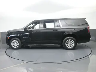 Chevrolet Suburban 2024 4x2 LT SUV de 4 puertas