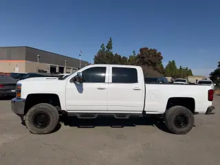 Chevrolet Silverado 2500HD 2018 4x4 LT 4dr Crew Cab SB