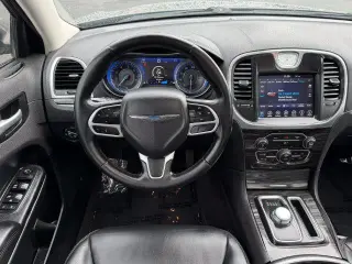 Chrysler 300 2017 Limited 4dr Sedán