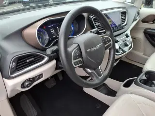 Chrysler Pacifica 2017 Touring-L Plus 4dr Mini-Van