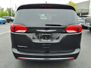 Chrysler Pacifica 2017 Touring-L Plus 4dr Mini-Van