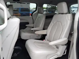 Chrysler Pacifica 2017 Touring-L Plus 4dr Mini-Van