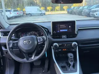 Toyota RAV4 2024 LE 4dr SUV