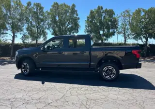 Ford F-150 Lightning 2023 AWD XLT 4dr SuperCrew 5.5 ft. SB