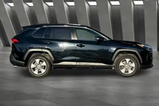 Toyota RAV4 2023 XLE 4dr SUV