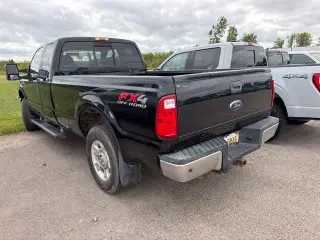 Ford F-250 Super Duty 2010 4x4 XLT 4dr SuperCab con cabina de 6.8 ft. Pickup
