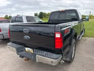 Ford F-250 Super Duty 2010 4x4 XLT 4dr SuperCab con cabina de 6.8 ft. Pickup