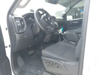 Chevrolet Silverado 1500 2024 4x2 Custom 4dr Crew Cab 5.8 ft. SB