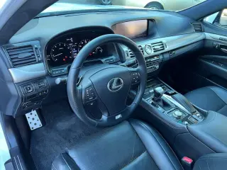 2013 Lexus LS