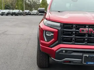 GMC Canyon 2023 4x4 AT4 4dr Crew Cab 5 ft. SB
