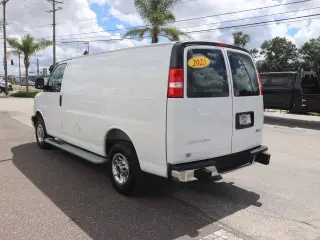 GMC Savana 2025 2500 3dr Cargo Van