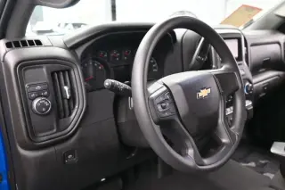Chevrolet Silverado 1500 2024 4x2 Custom 4 puertas Cabina Crew 5.8 pies SB