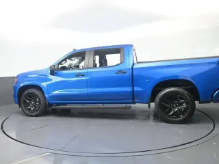 Chevrolet Silverado 1500 2024 4x2 Custom 4 puertas Cabina Crew 5.8 pies SB
