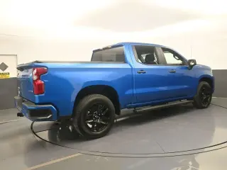 Chevrolet Silverado 1500 2024 4x2 Custom 4 puertas Cabina Crew 5.8 pies SB