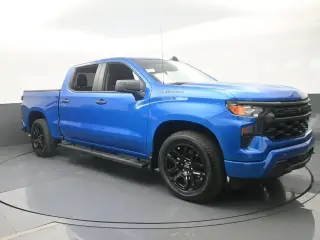Chevrolet Silverado 1500 2024 4x2 Custom 4 puertas Cabina Crew 5.8 pies SB