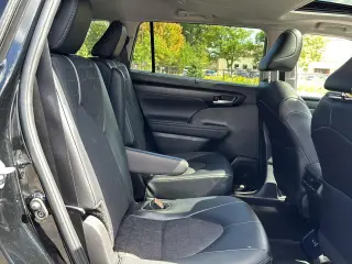 2025 Toyota Highlander Hybrid