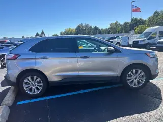 Ford Edge 2022 AWD Titanium 4dr Crossover