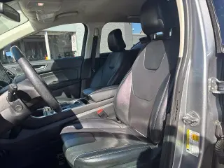 Ford Edge 2022 AWD Titanium 4dr Crossover