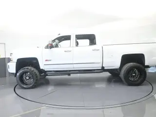 Chevrolet Silverado 2500HD 2018 4x4 LTZ 4dr Crew Cab SB
