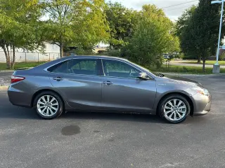 2017 Toyota Camry Hybrid