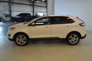 Ford Edge 2017 AWD Titanium 4dr Crossover
