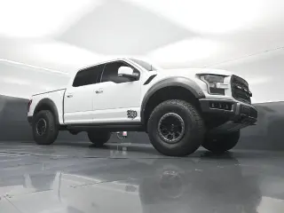 Ford F-150 2017 4x4 Raptor 4dr SuperCrew 5.5 ft. SB
