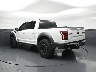 Ford F-150 2017 4x4 Raptor 4dr SuperCrew 5.5 ft. SB