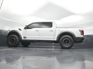Ford F-150 2017 4x4 Raptor 4dr SuperCrew 5.5 ft. SB