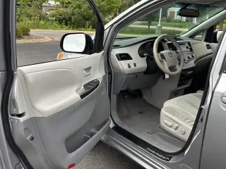 2011 Toyota Sienna