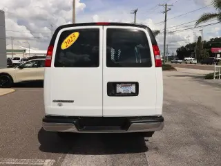 Chevrolet Express 2025 2500 3dr Van de Carga