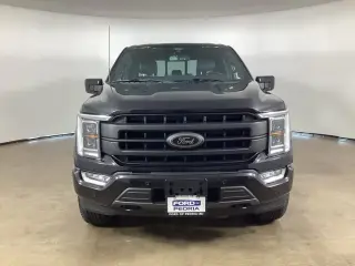 Ford F-150 2022 4x4 Lariat 4dr SuperCrew con puertas abiertas 6.5 ft.