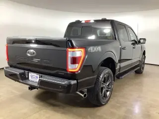 Ford F-150 2022 4x4 Lariat 4dr SuperCrew con puertas abiertas 6.5 ft.