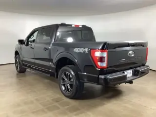 Ford F-150 2022 4x4 Lariat 4dr SuperCrew con puertas abiertas 6.5 ft.