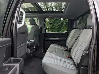 Ford F-150 2023 4x4 XLT 4dr SuperCrew con plataforma 5.5 ft. SB