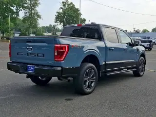 Ford F-150 2023 4x4 XLT 4dr SuperCrew con plataforma 5.5 ft. SB