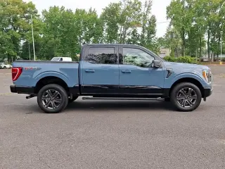 Ford F-150 2023 4x4 XLT 4dr SuperCrew con plataforma 5.5 ft. SB